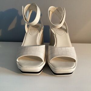 Vince Camuto Cream High Heel Sandals with Platform NWOT 10